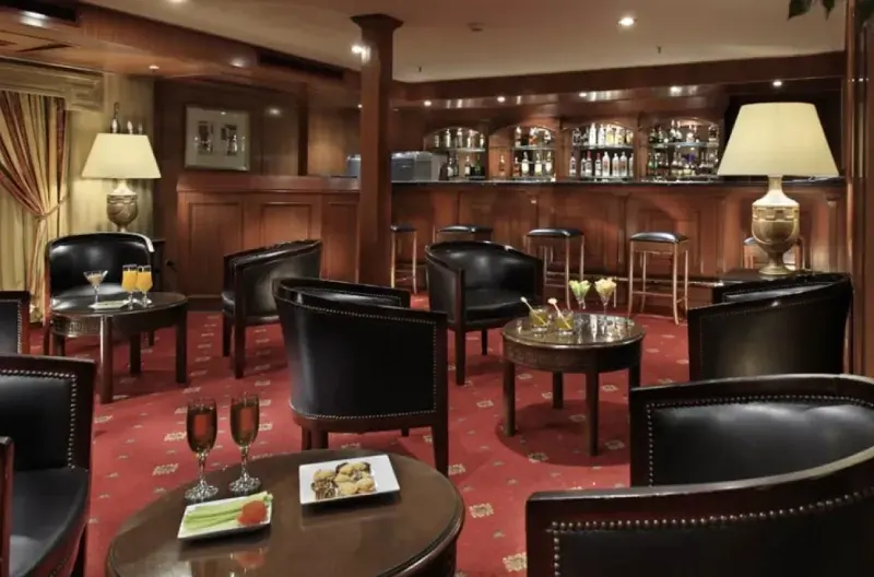 Crown Emperor Lounge Bar 2026 | Egypt For Travel